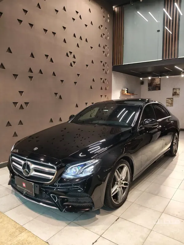 Front and side view of 2019 Mercedes-Benz E300