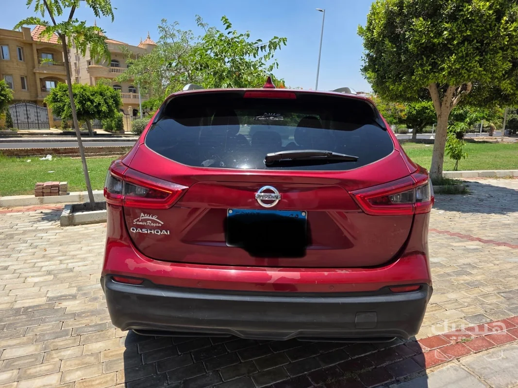 Rear view of 2019 Nissan Qashqai