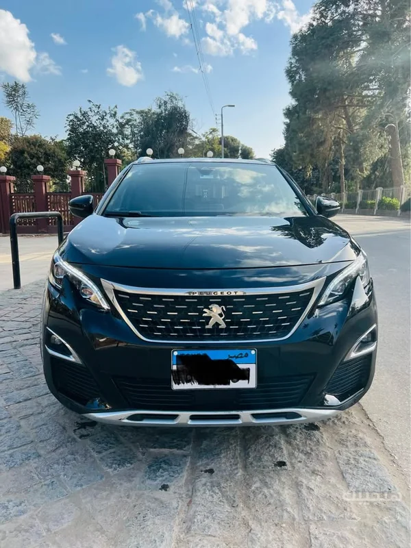 Front view of 2019 Peugeot 3008