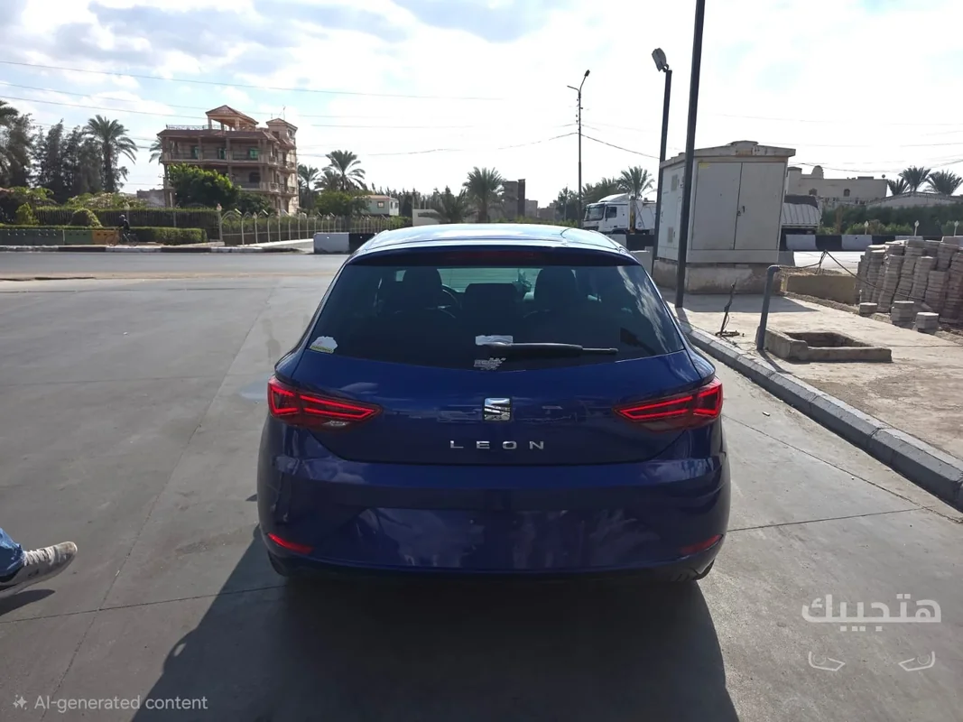 Rear view of 2018 SEAT Leon
