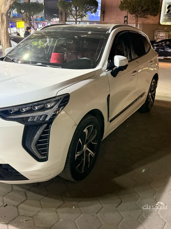 Front and side view of 2022 Haval Jolion