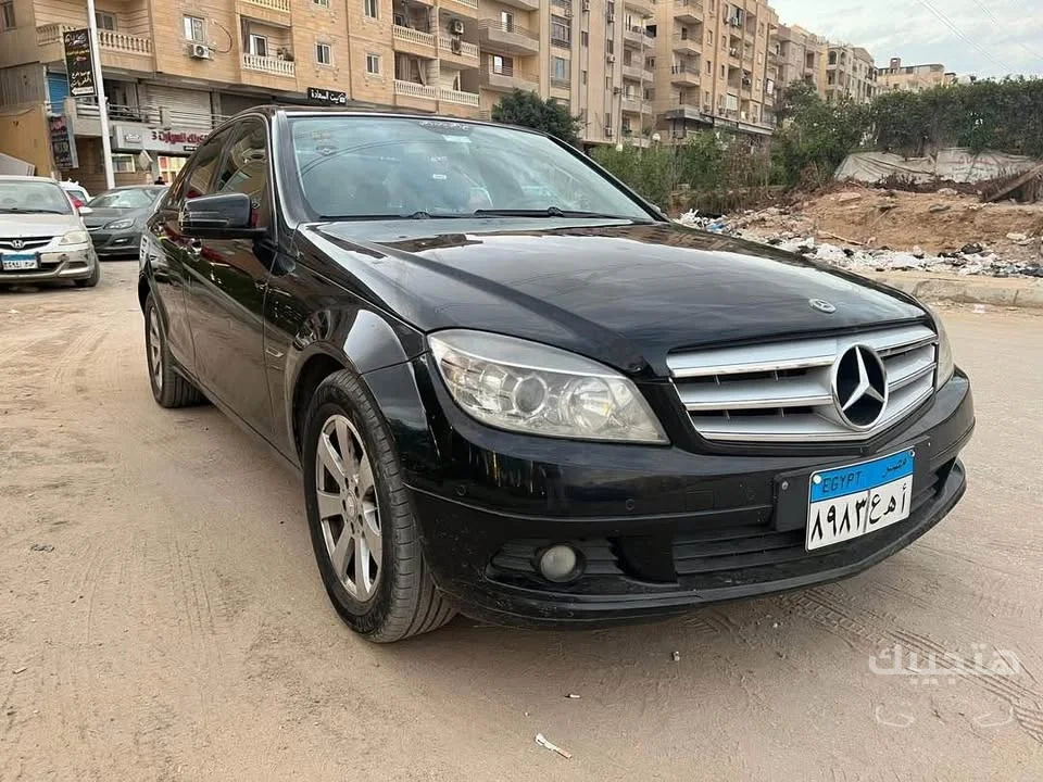 Front view of 2010 Mercedes-Benz C180