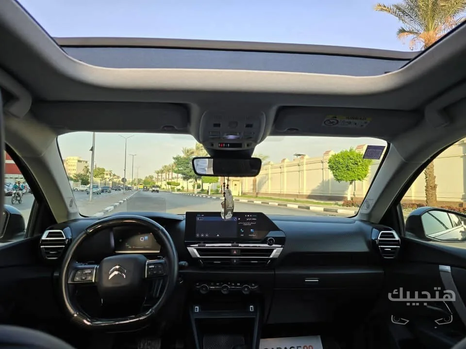 Interior view of 2024 Citroën C4