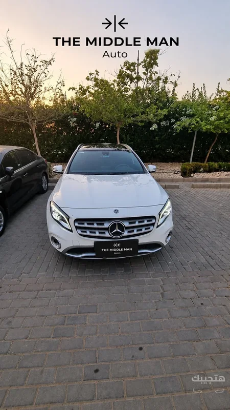 منظر أمامي لسيارة مرسيدس بنز جي إل إيه 200 موديل 2019