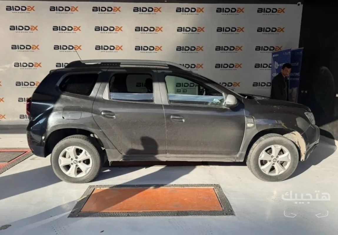 side view of 2019 Renault Duster