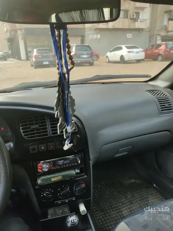 Interior view of 2005 Kia Ceed