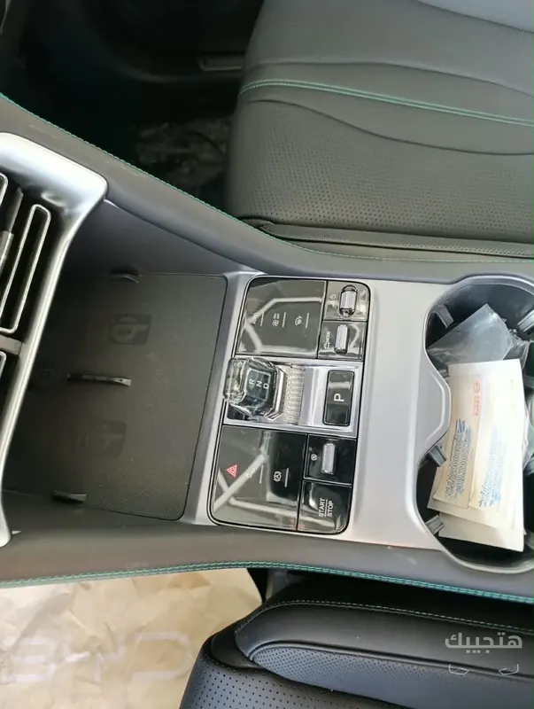 Interior view of 2027 BYD Sealion 6 DM-i