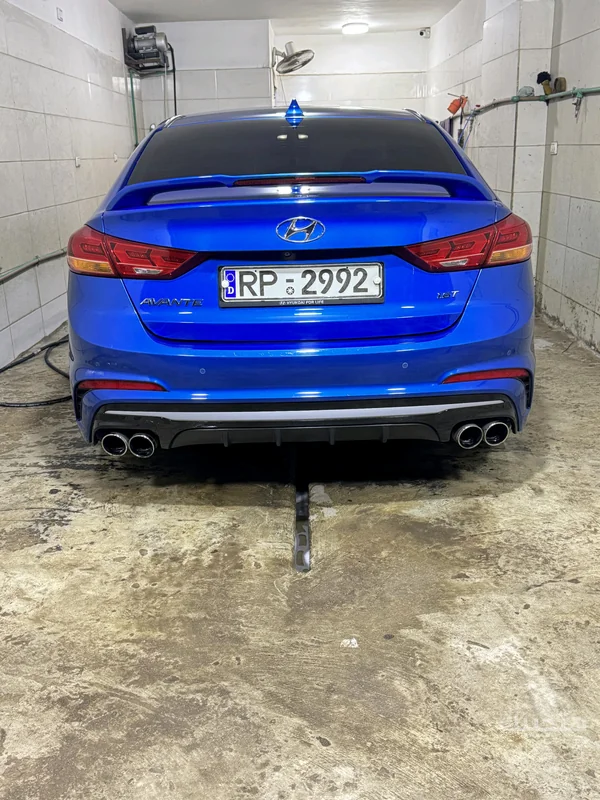 Rear view of 2018 Hyundai Avante