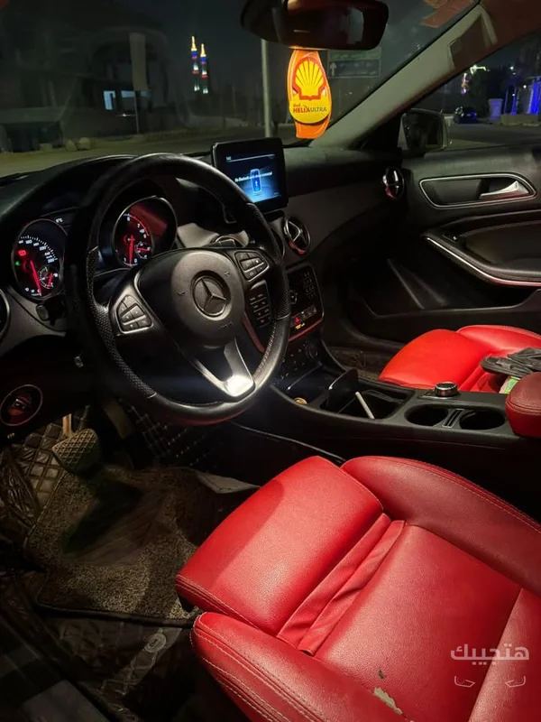 Interior view of 2020 Mercedes-Benz GLA 200