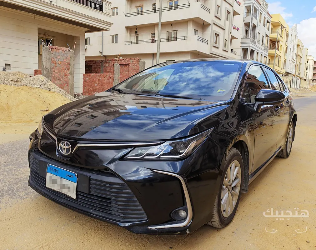 Front and side view of 2019 Toyota Corolla
