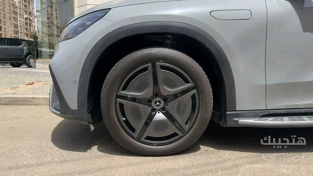side view of 2026 Mercedes-Benz EQE 350