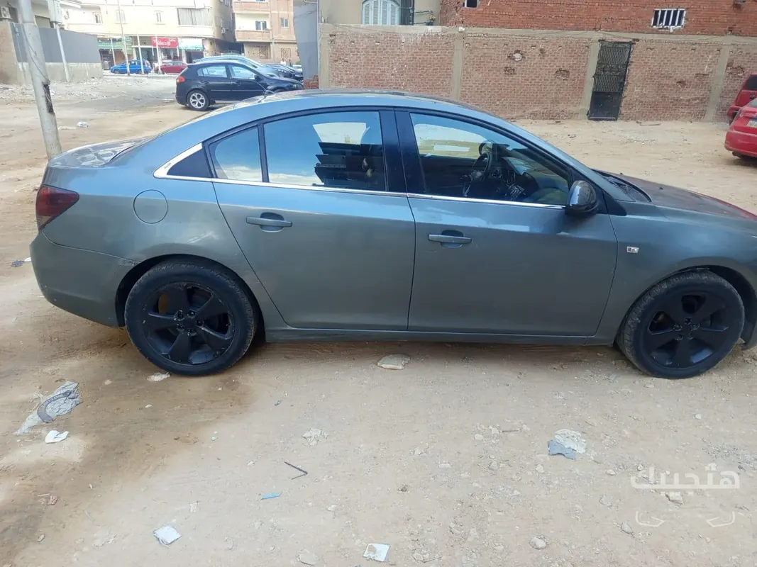 side view of 2012 Chevrolet Cruze