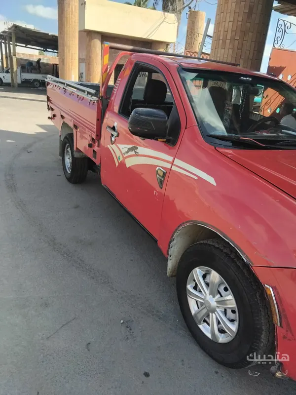 side view of 2015 Chevrolet Pickup/Dababa