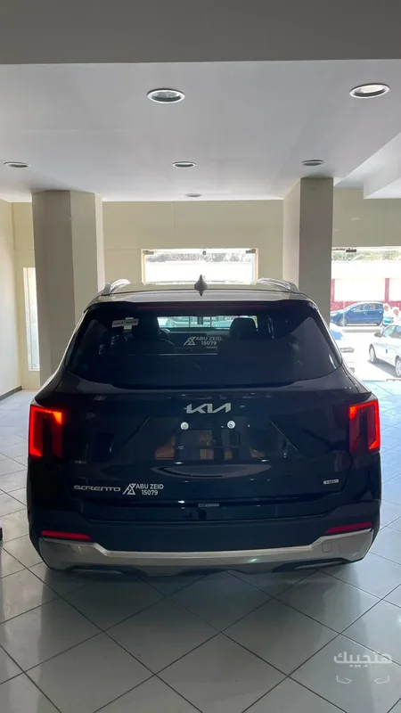 Rear view of 2025 Kia Sorento