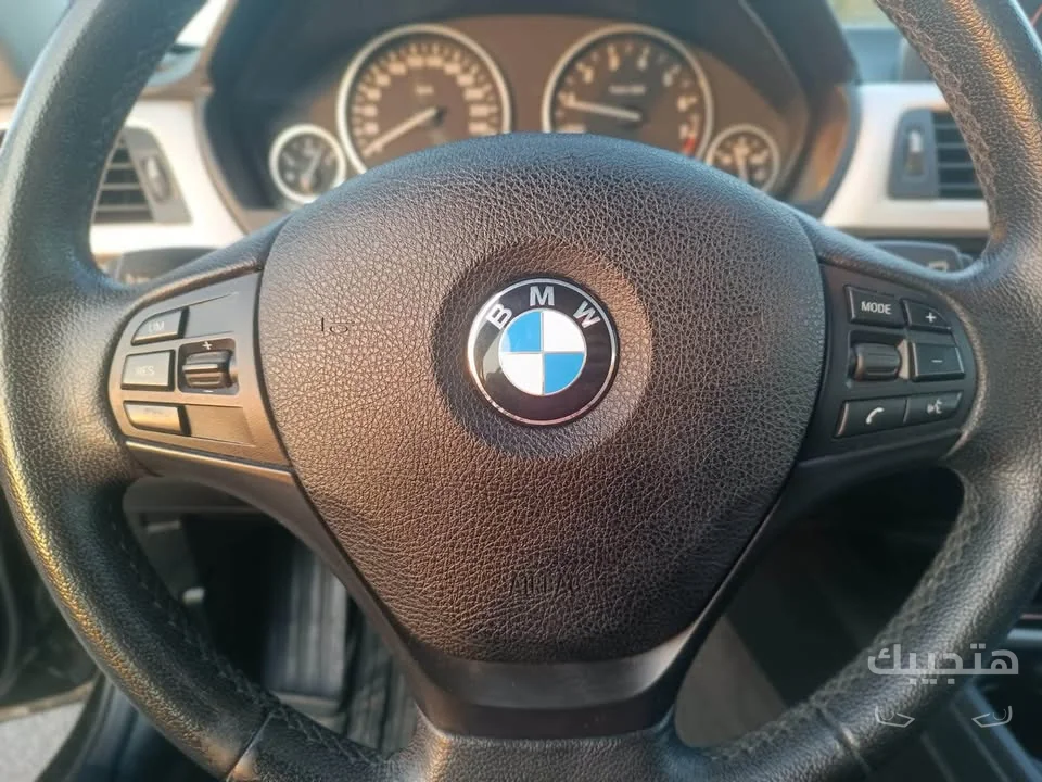 Interior view of 2015 BMW 316i