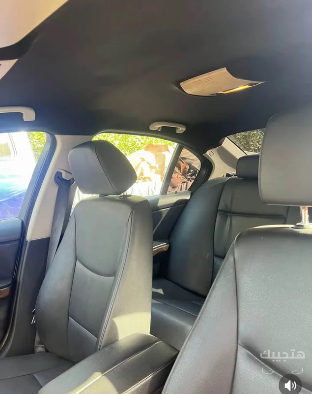 Interior view of 2007 BMW 320i