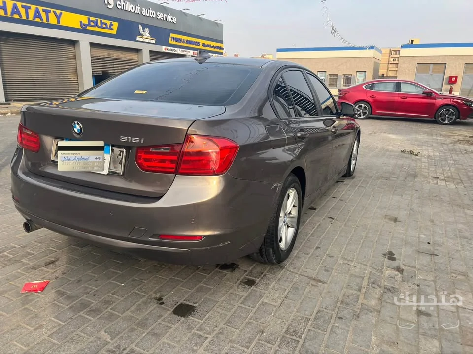 Rear view of 2014 BMW 316i