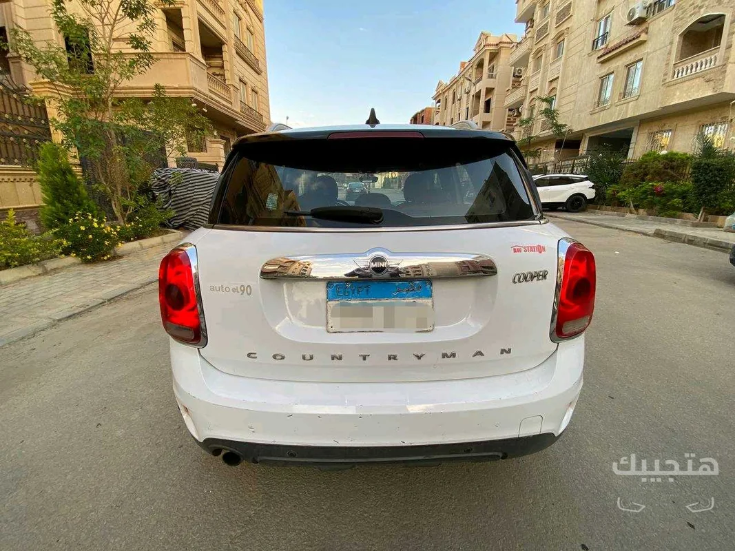 Rear view of 2018 Mini Countryman