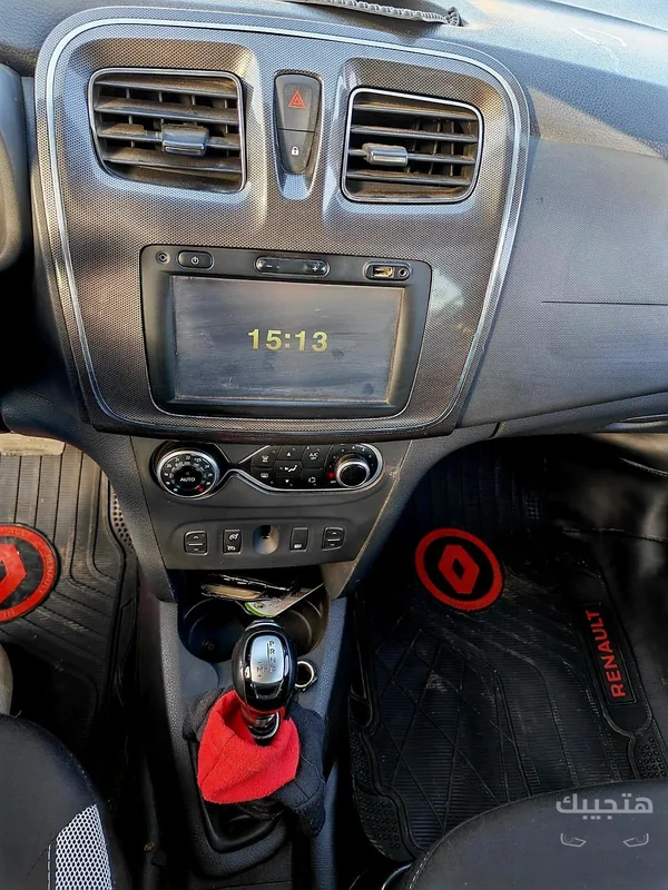 Interior view of 2022 Renault Sandero