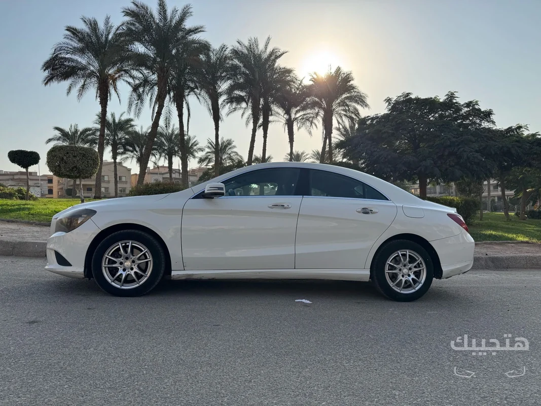 side view of 2014 Mercedes-Benz CLA 180