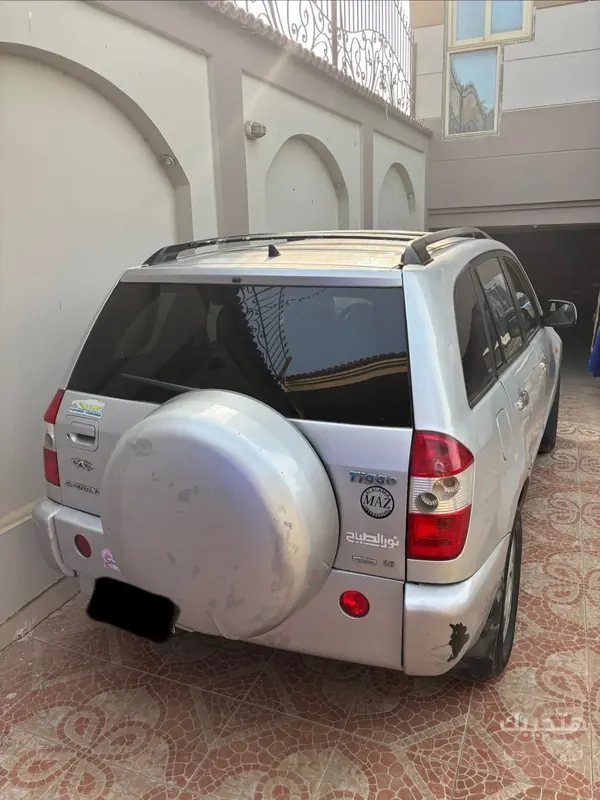 Rear and side view of 2009 Chery Tiggo 3
