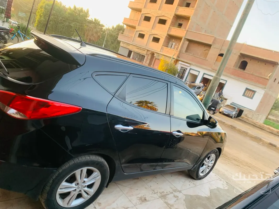 side view of 2014 Hyundai iX 35