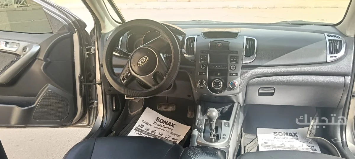 Interior view of 2010 Kia Cerato