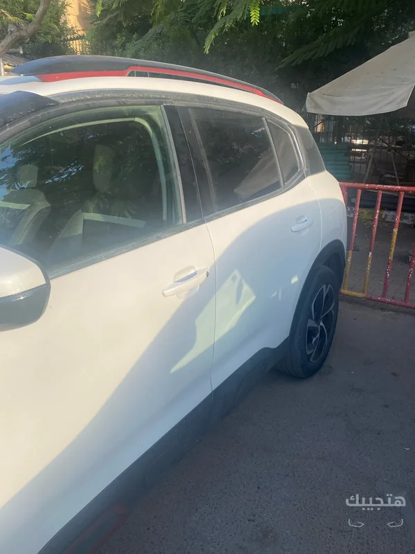 side view of 2022 Citroën C5 Aircross