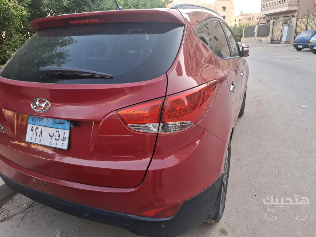 Rear and side view of 2016 Hyundai iX 35