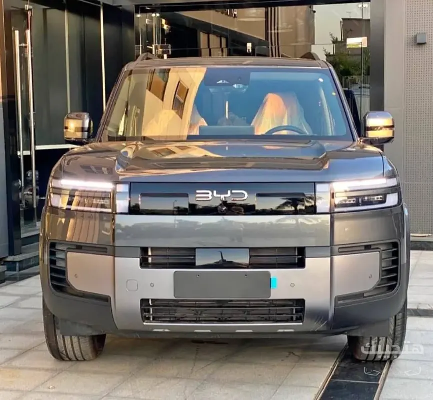 Front view of 2027 BYD Ti7