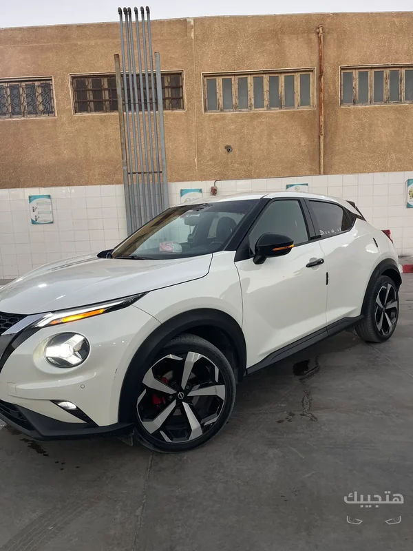 Front and side view of 2025 Nissan Juke