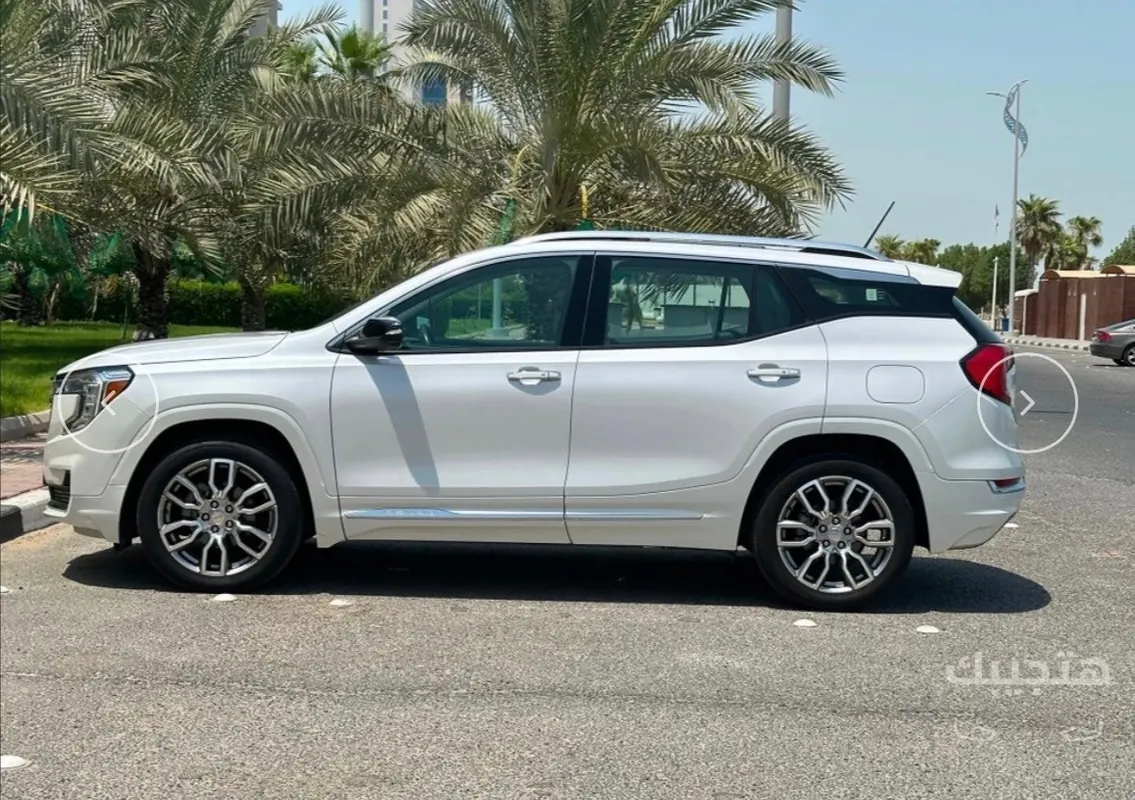 side view of 2022 GMC Terrain