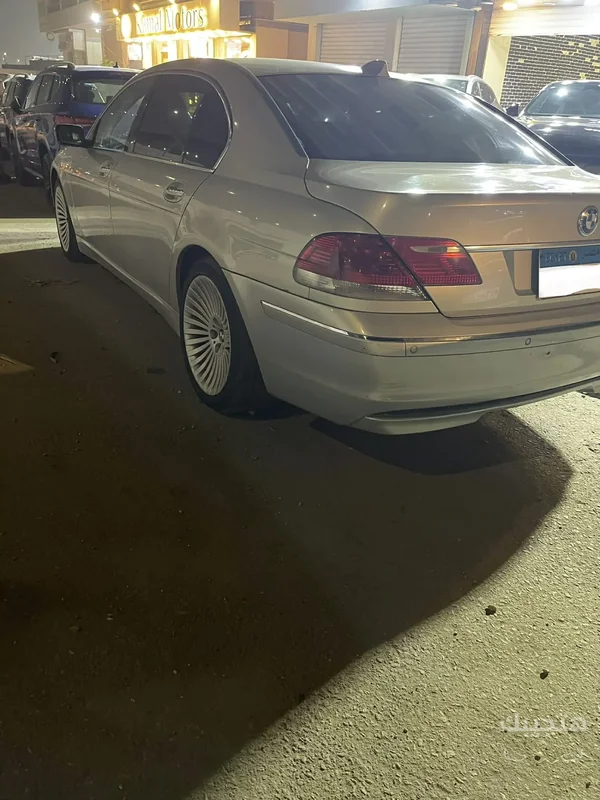 Rear view of 2008 BMW 740Li