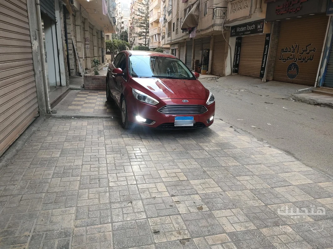 منظر أمامي لسيارة فورد فوكس موديل 2018