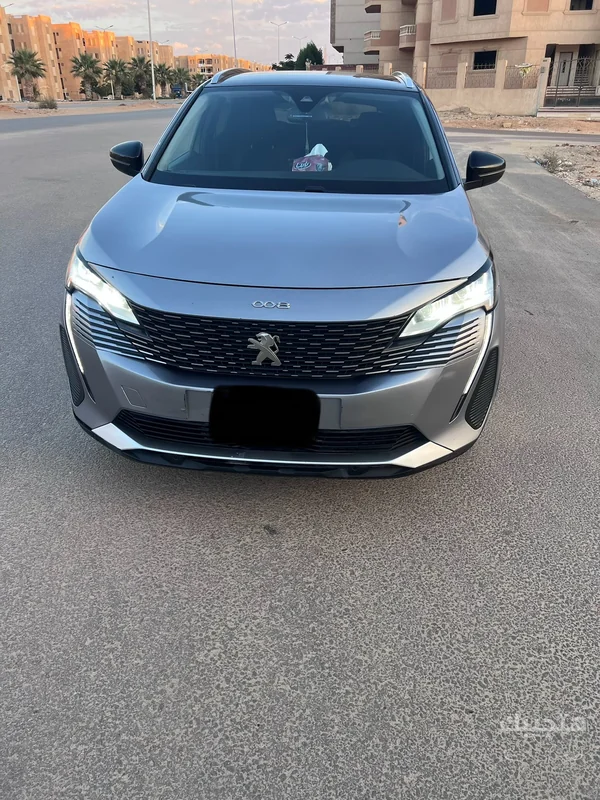 Front view of 2022 Peugeot 3008
