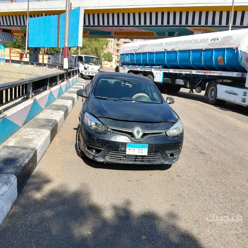 Front view of 2015 Renault Fluence