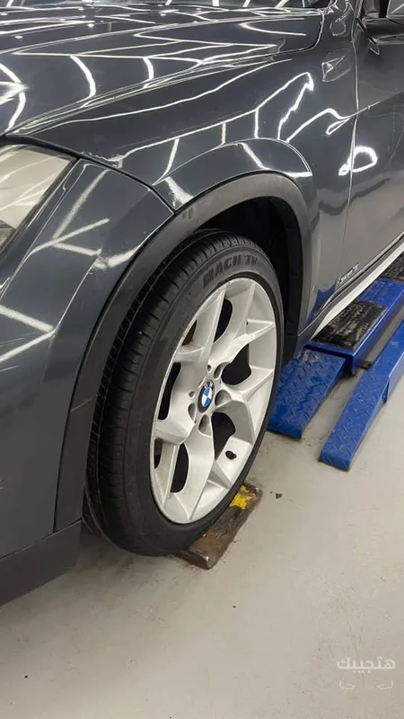 side view of 2013 BMW X1