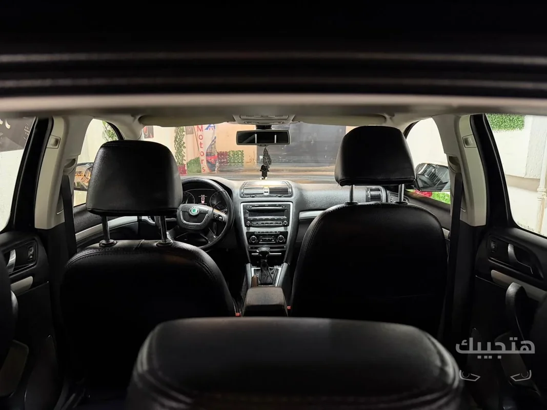 Interior view of 2010 Skoda Octavia