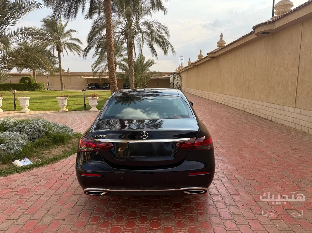 Rear view of 2022 Mercedes-Benz E200
