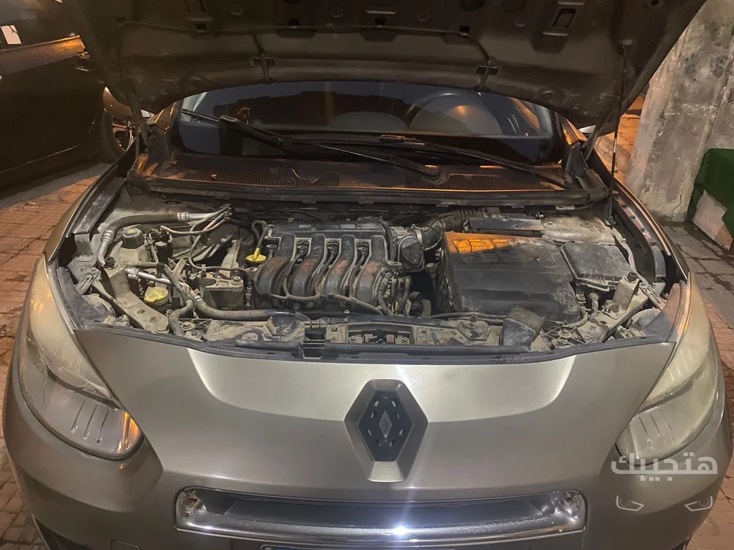 Front view of 2011 Renault Fluence