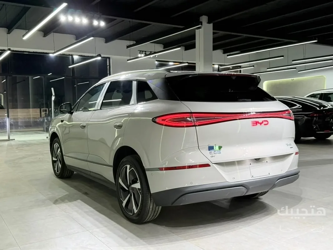 Rear and side view of 2026 BYD Sealion 06