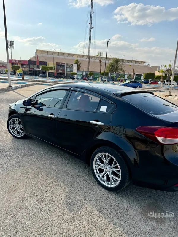 Rear view of 2017 Kia Cerato