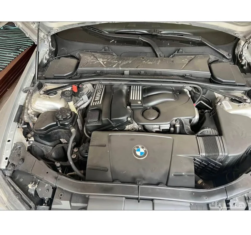 Interior view of 2007 BMW 320i