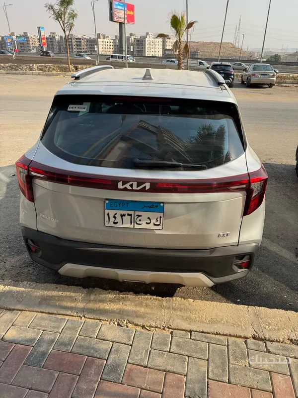 Rear view of 2025 Kia Seltos