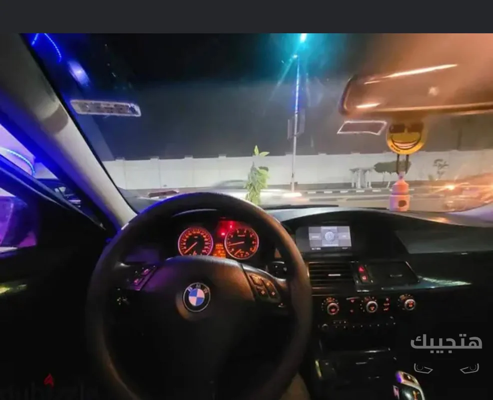 Interior view of 2008 BMW 523i