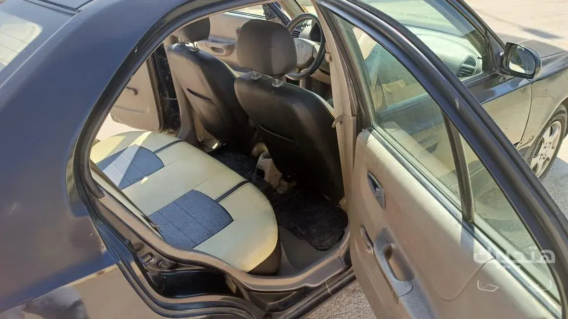 Interior view of 2008 Hyundai Verna