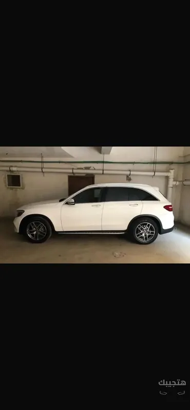 منظر جانبي لسيارة مرسيدس بنز جي إل سي موديل 2019