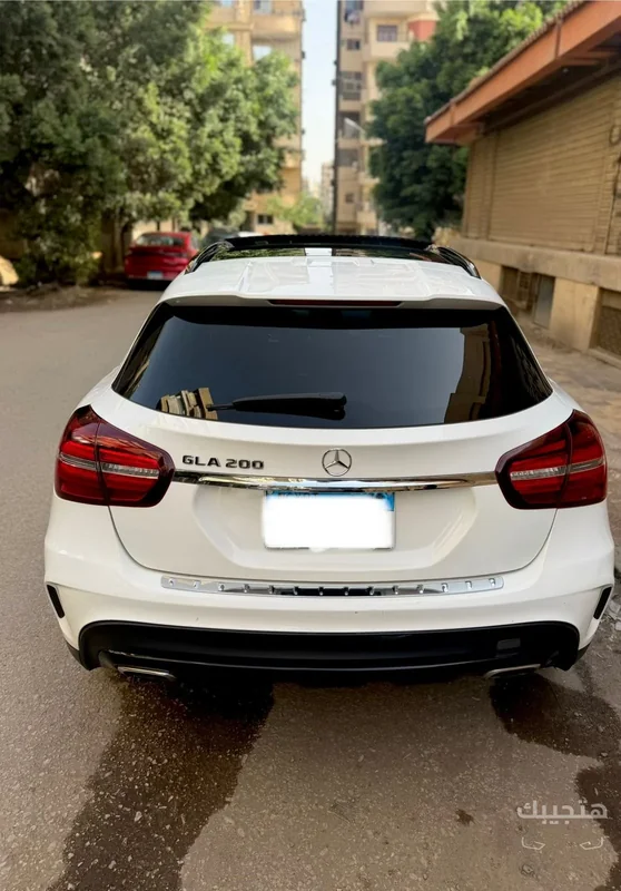 منظر خلفي لسيارة مرسيدس بنز سي إل أيه 200 موديل 2020
