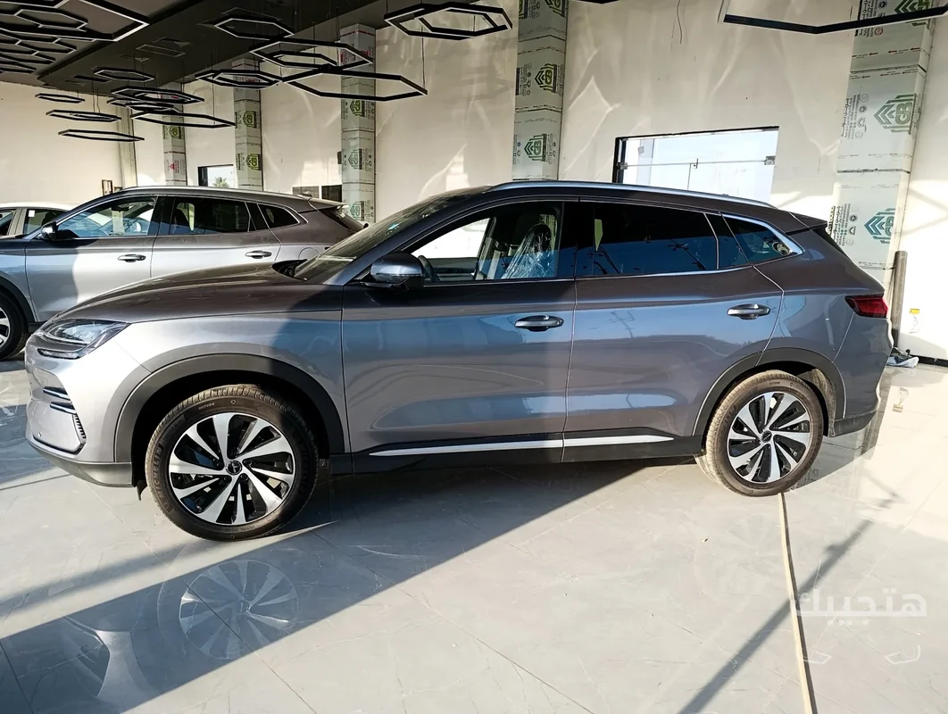 side view of 2027 BYD Sealion 06