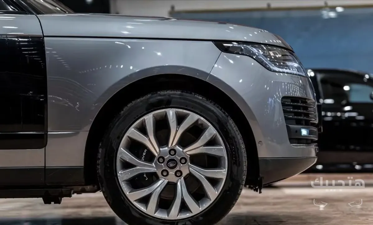 side view of 2021 Land Rover Range Rover